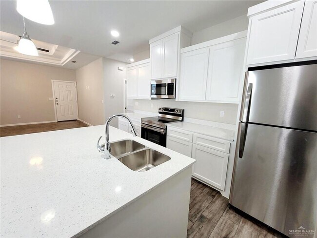 Building Photo - 1403 Petri Dr
