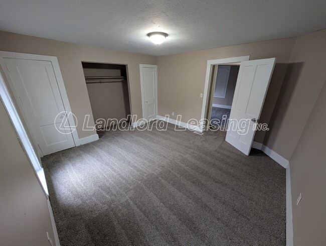 Building Photo - Spacious 2-Story Townhome in the Heart of Amherst