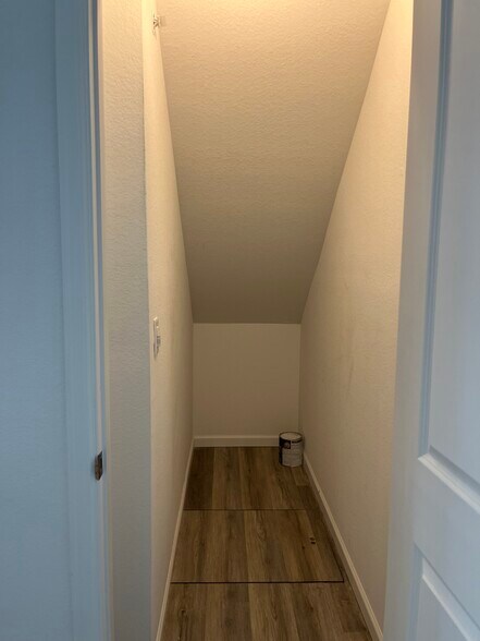 Building Photo - 1910 Rosen Dr