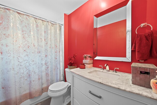 Building Photo - 12755 S Elizabeth Dr