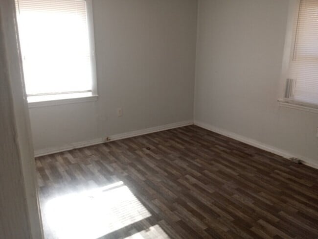 Building Photo - 501 Casey St