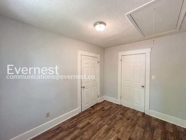 Building Photo - 667 Sevier St