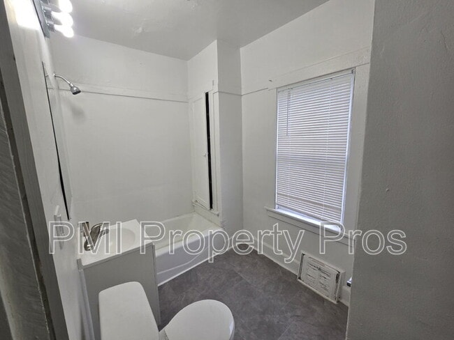 Building Photo - 3138A North 11th St