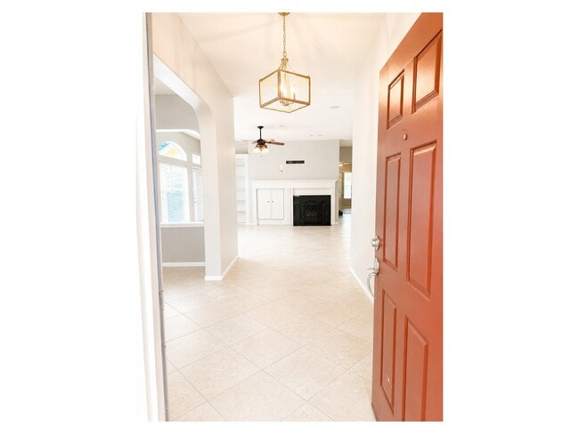 Building Photo - 31 Auburn Path Dr