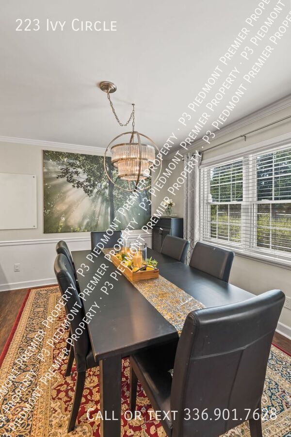 Building Photo - 223 Ivy Cir