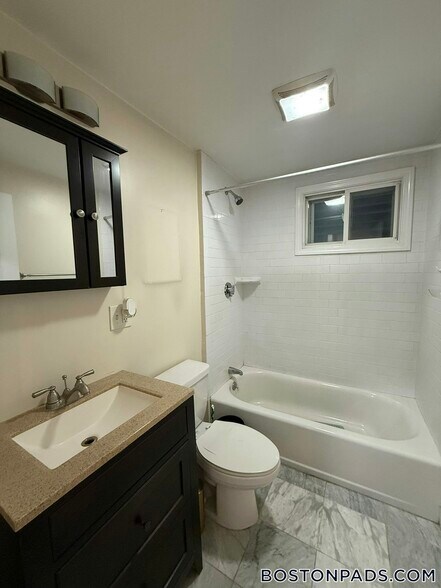 Building Photo - 234 Lexington St