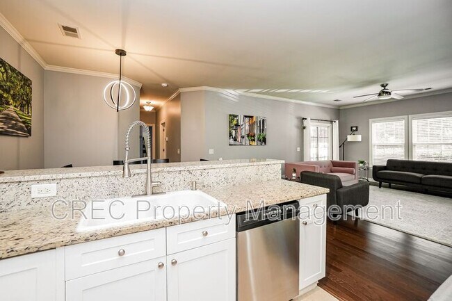 Building Photo - 1202 Grove Park Dr