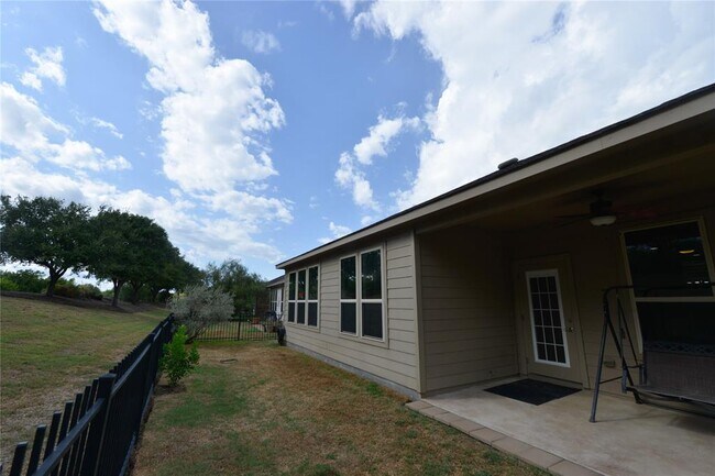 Building Photo - 1211 Majestic Oak