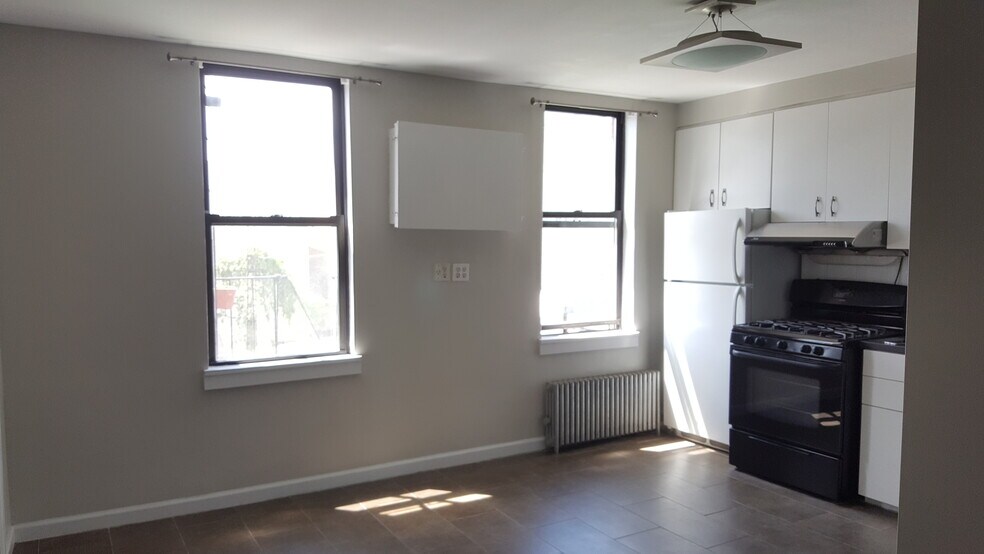 Building Photo - 14 Skillman Ave