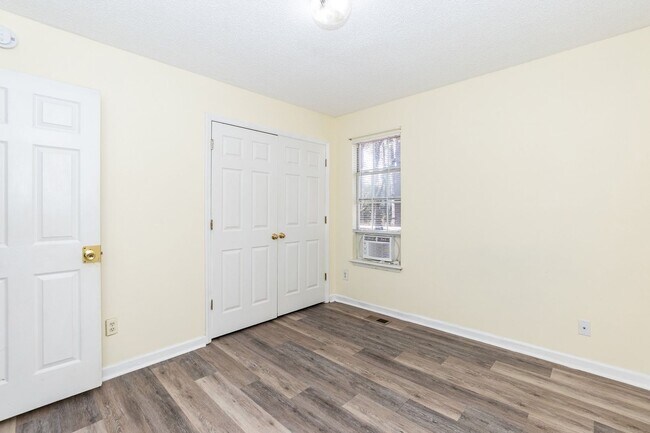 Building Photo - Beautiful One-Level 3-Bedroom Home in Raleigh