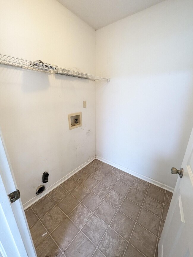 Building Photo - 1625 Campbell Dr N