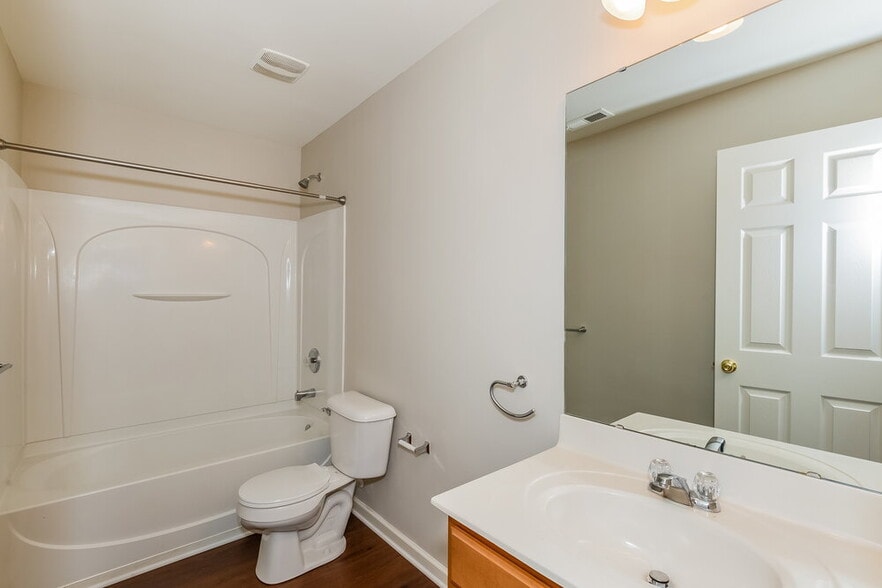 Building Photo - 2022 Savannah Hills Dr