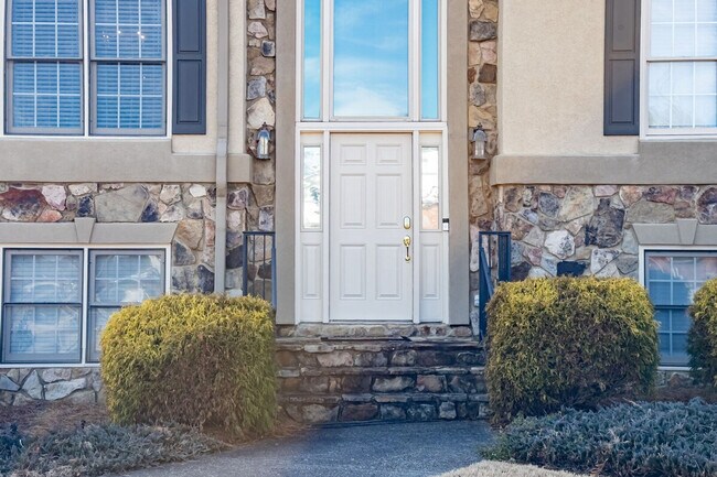 Building Photo - 530 Waterford Dr