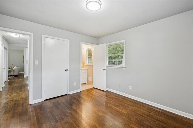 Building Photo - 3036 Will Rogers Pl SE