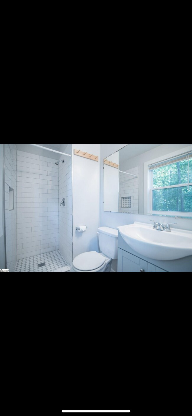 Building Photo - 201 Wendfield Dr