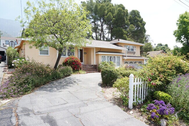 Primary Photo - 3153 Orange Ave