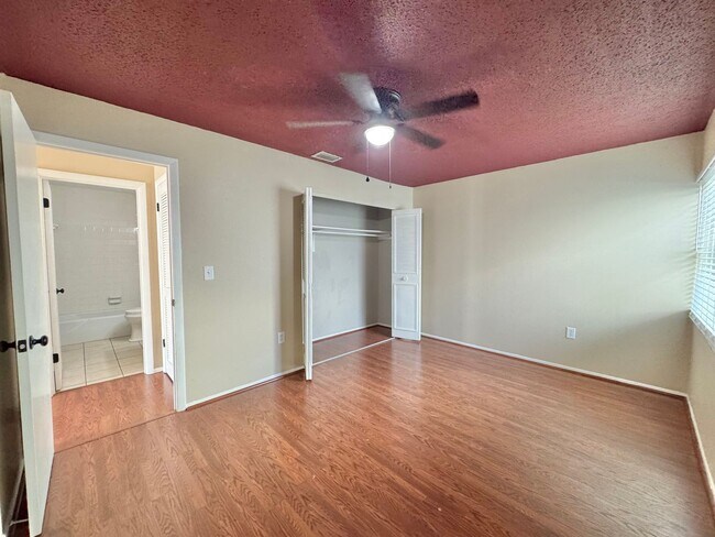 Building Photo - Lake Buckeye Condo