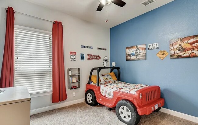 Building Photo - Spacious 4-Bedroom Ranch-Style Rental with...
