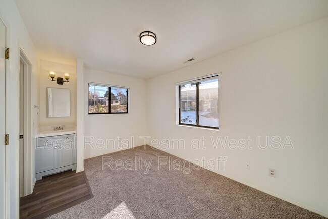 Building Photo - 55 S Pinegrove Rd