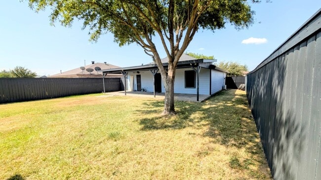 Building Photo - 10303 Dasher Dr
