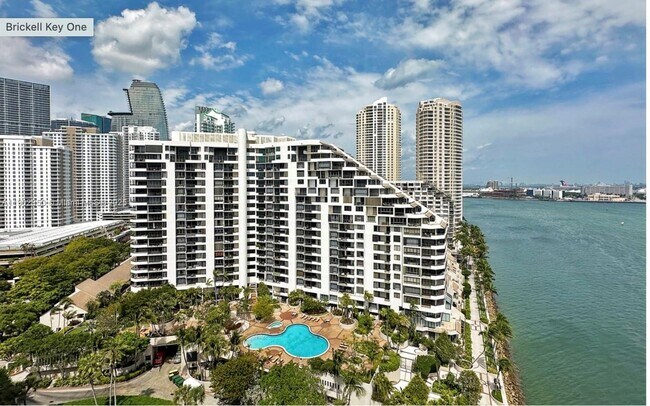 Building Photo - 520 Brickell Key Dr
