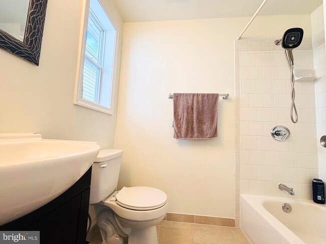 Building Photo - 273 4th Ave