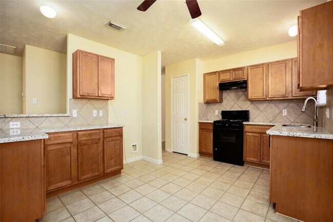 Building Photo - 8410 Taraglen Ct