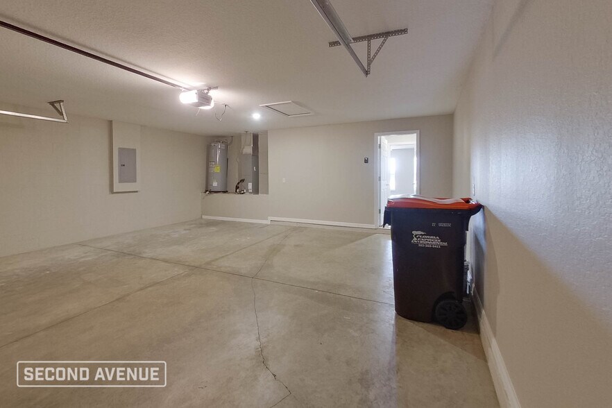 Building Photo - 15260 SW 43rd Ct