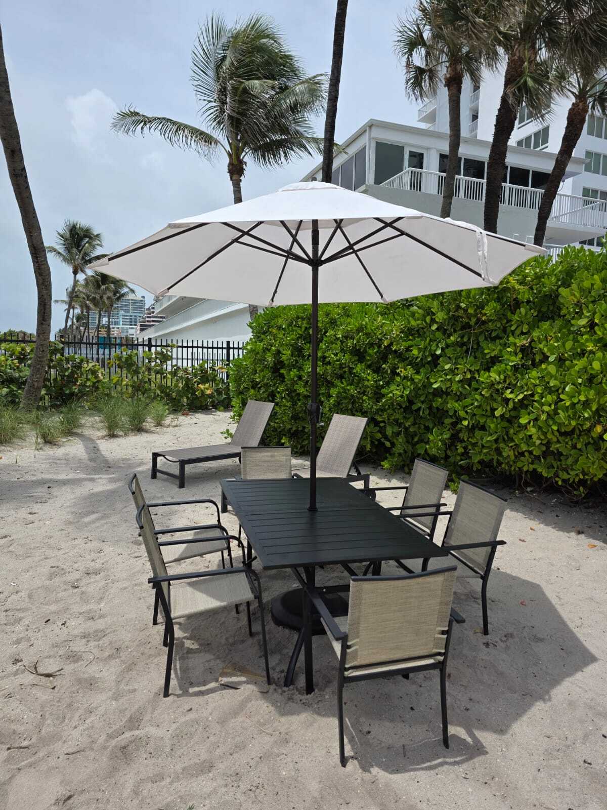 Rear Lounge Area - 5415 Collins Ave