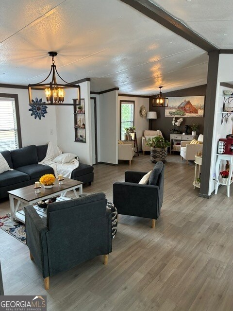 Building Photo - 215 Lynn Dr