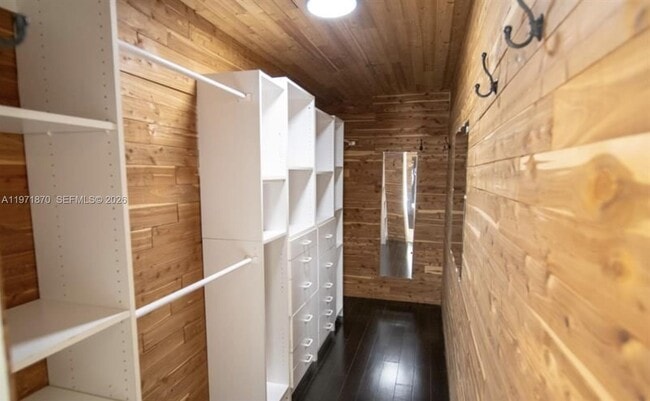 Building Photo - 3050 Alton Rd