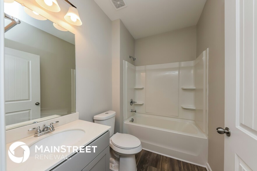 Building Photo - 206 Arbor Dr