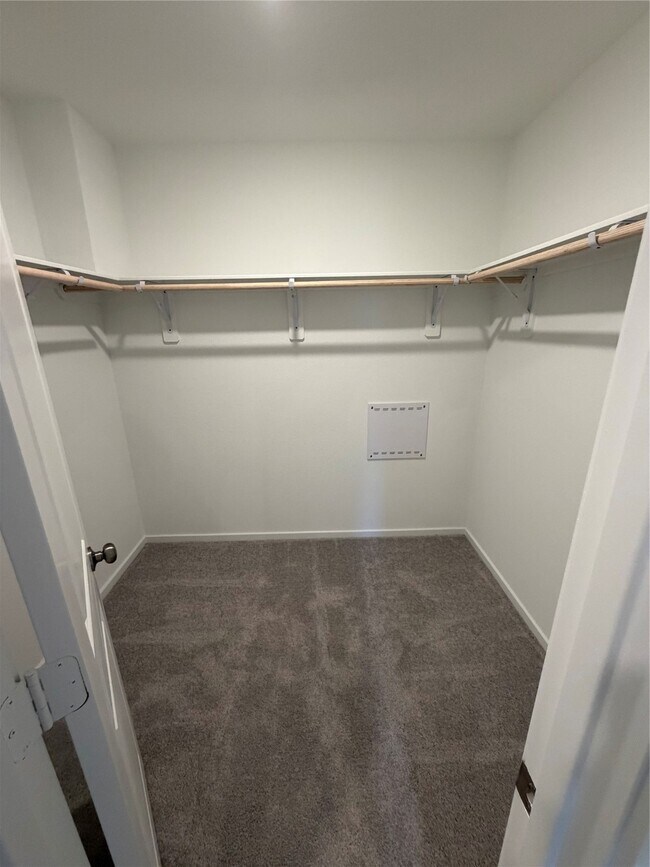 Building Photo - 6327 Linden Leaf Dr