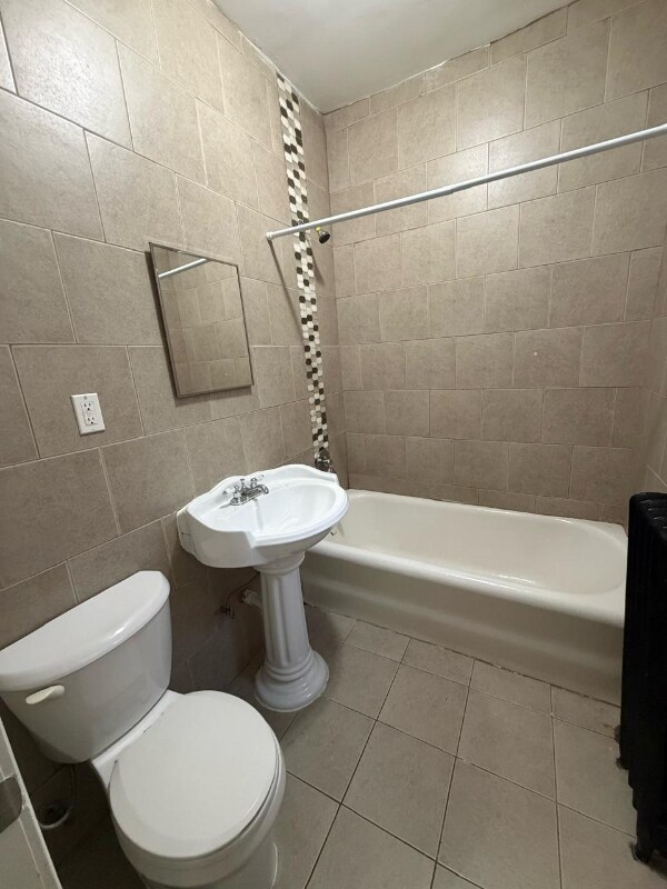 Building Photo - 210 Roseville Ave