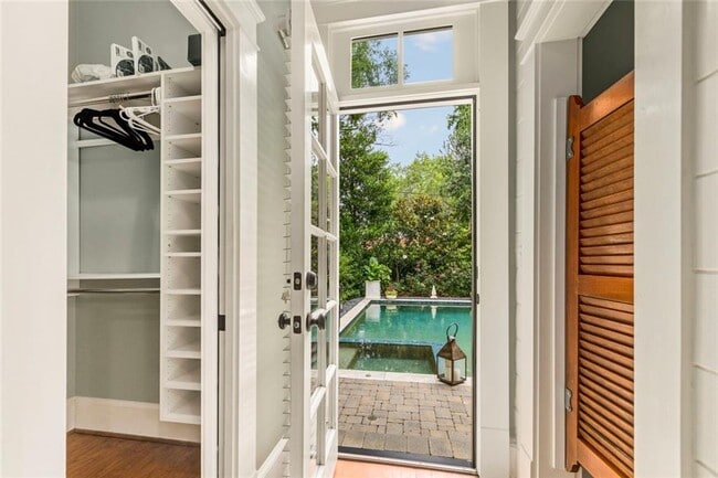 Building Photo - 976 Adair Ave NE