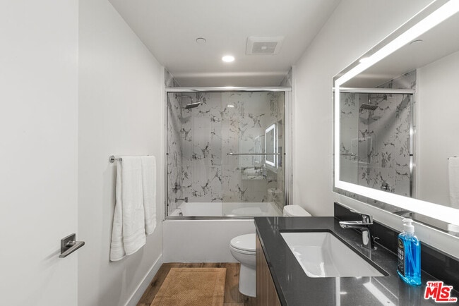 Building Photo - 4806 Sylmar Ave