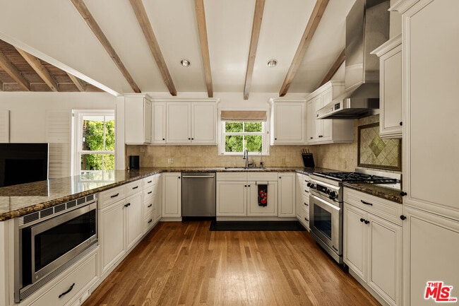 Building Photo - 2583 Hutton Dr