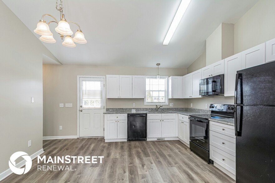 Building Photo - 10 Katz Ln