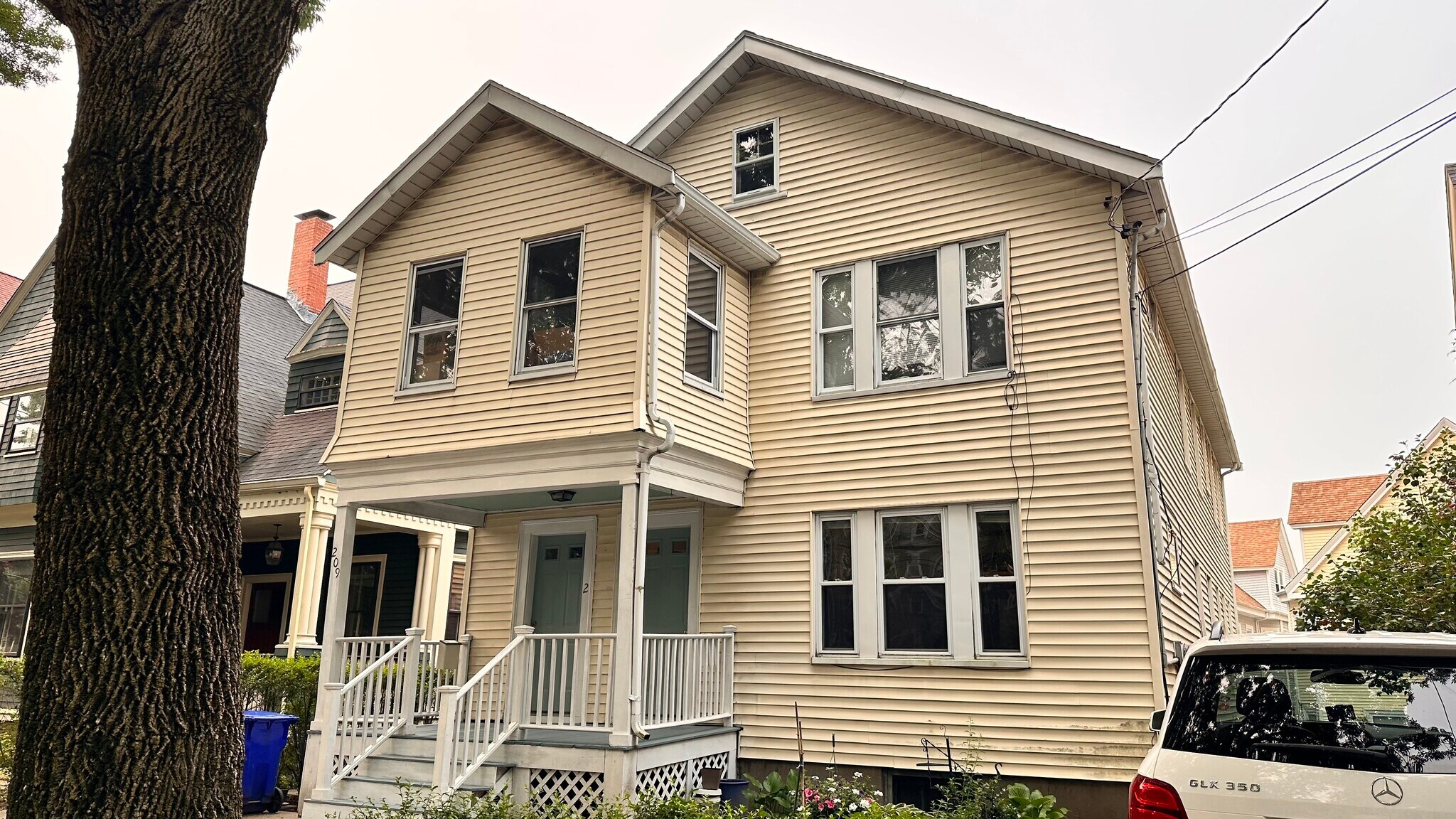 Building Photo - 209 Aspinwall Ave