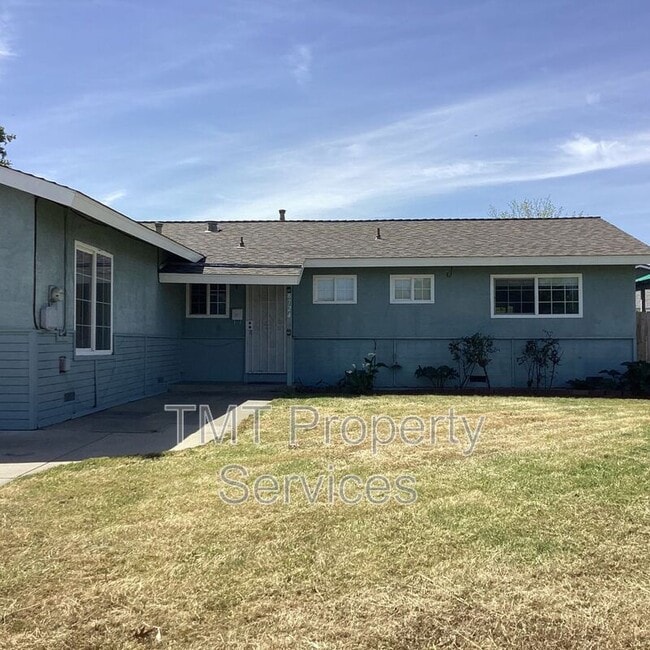 Building Photo - 8724 Halverson Dr