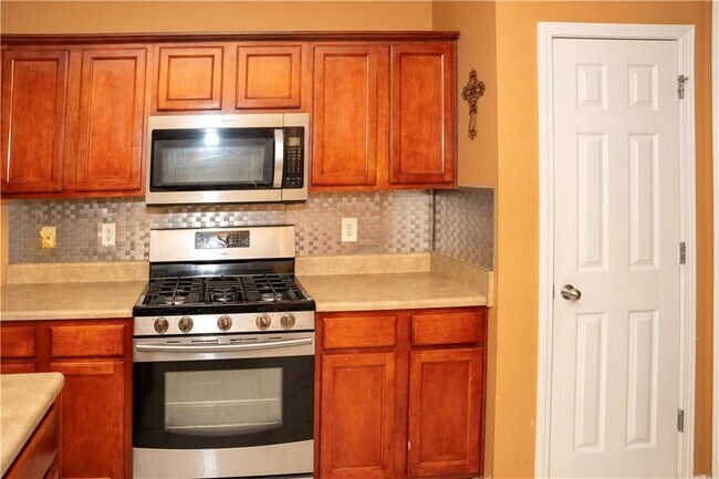 Building Photo - 2581 Southhaven Ln