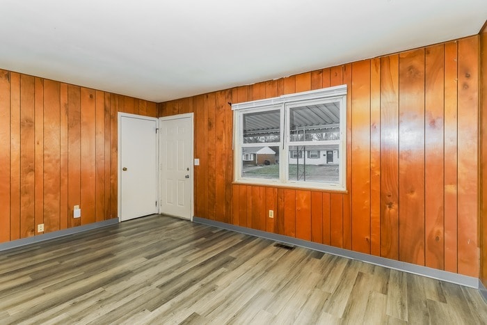 Building Photo - 10926 Pleasanthill Dr