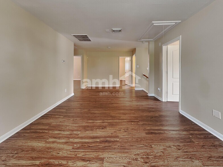 Building Photo - 18302 Fair Grange Ln