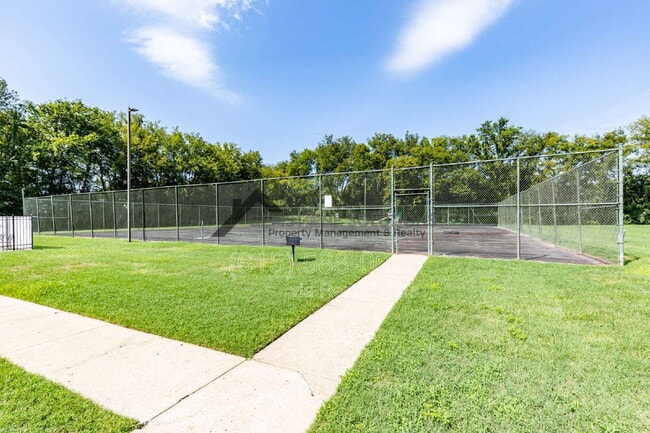 Building Photo - 2004 Granville Rd