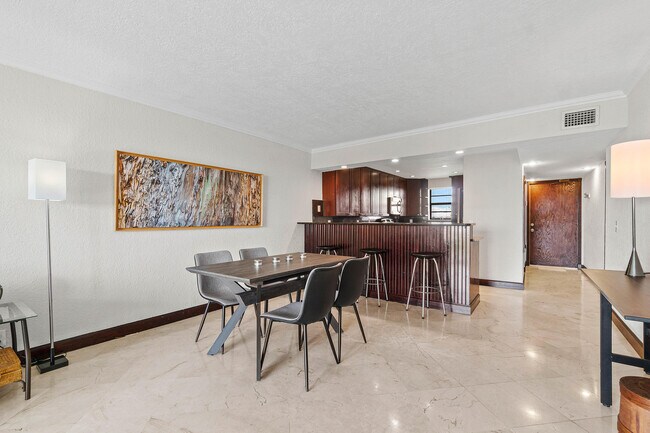 Building Photo - 2400 Deer Creek Country Club Blvd