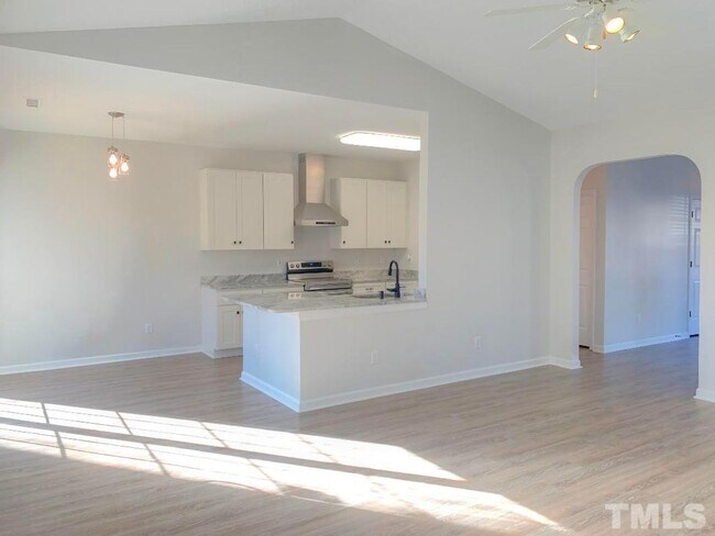 Building Photo - Charming 4 bedroom Ranch in Raleigh!