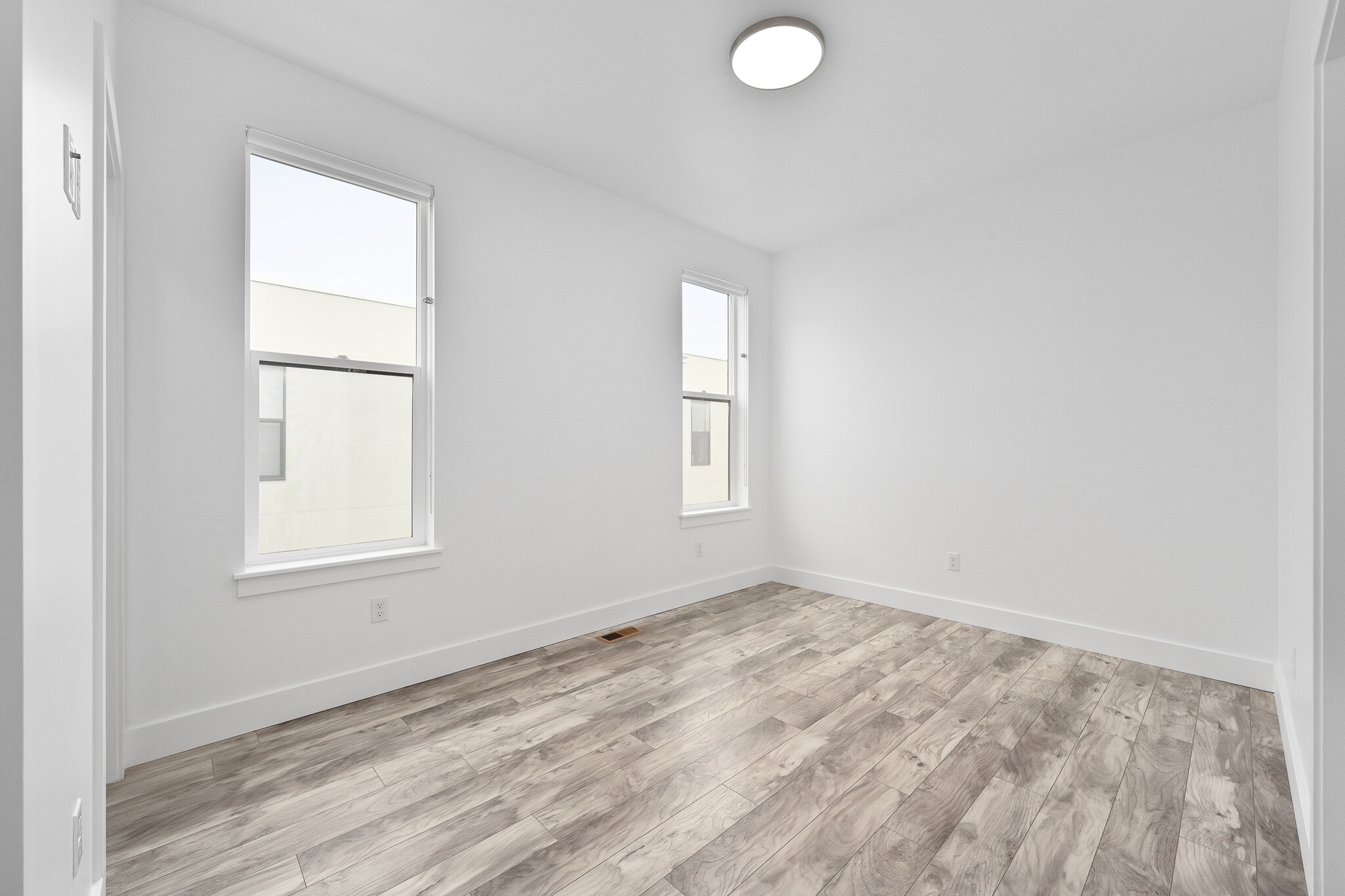 Building Photo - 315 W Reed Ave