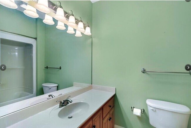Building Photo - 105 Shadow Wood Bend