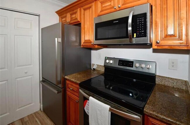 Building Photo - 7298 Ulmerton Rd