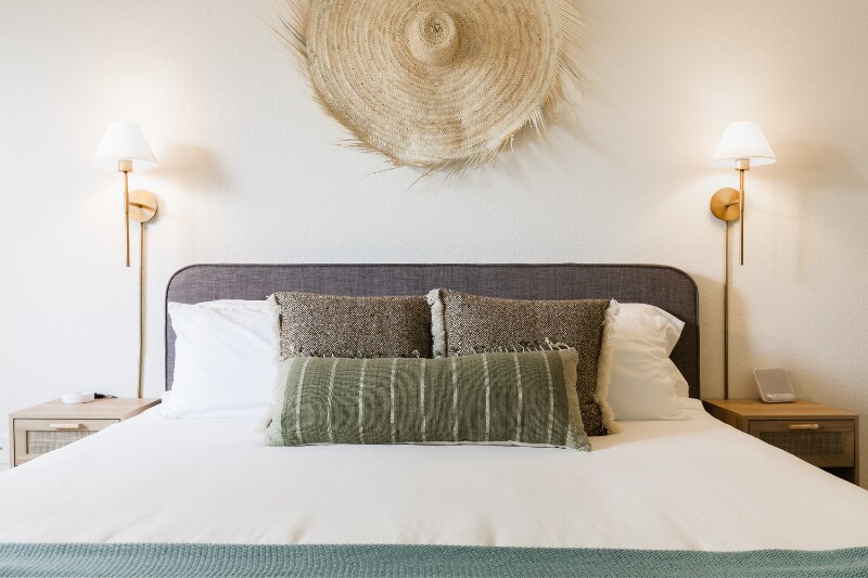 Primary Photo - 1715 East Autumn Sage Avenue